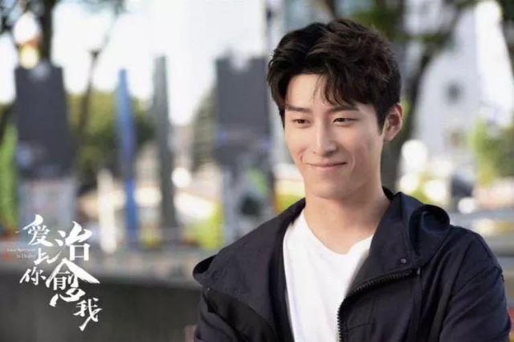 热巴和窦骁演的剧「窦骁自曝不红原因六部新戏压着没播热巴娜扎唐嫣分任女主」