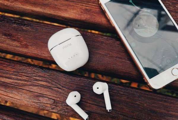 圣诞节送女生什么礼物,圣诞节送什么礼物给女孩子好一点图1