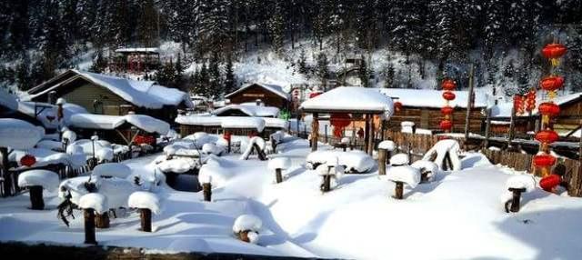东北雪乡太“坑人”,国外很多雪乡都比东北雪乡漂亮,还不坑人