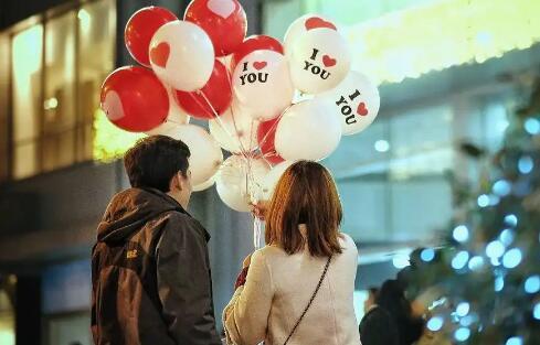 社交圈小的男生怎么找女朋友