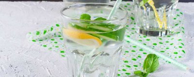 ​黄瓜加柠檬用什么水泡 柠檬和黄瓜泡水的方法