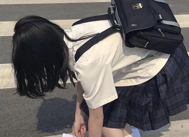 美女张开让男生桶怎么爽 女人扒开腿让男人桶到爽的方法