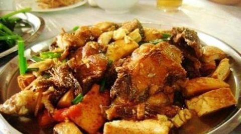 灵马鲶鱼与豆腐的不解之缘 它就是南宁的美食之一！
