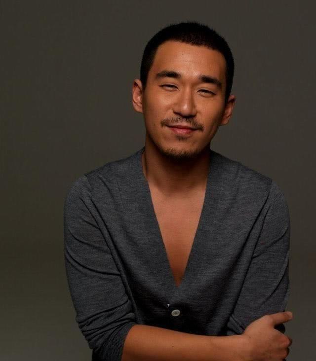 她是张国立前妻张默生母，离婚至今仍单身，儿子成她一生遗憾！