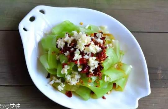 莴笋生吃好还是熟吃好?煮熟后维生素含量大大降低 莴笋生吃好还是熟吃好?煮熟后维生素含量大大降低