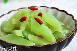 莴笋生吃好还是熟吃好?煮熟后维生素含量大大降低 莴笋生吃好还是熟吃好?煮熟后维生素含量大大降低