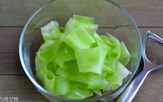 莴笋生吃好还是熟吃好?煮熟后维生素含量大大降低 莴笋生吃好还是熟吃好?煮熟后维生素含量大大降低