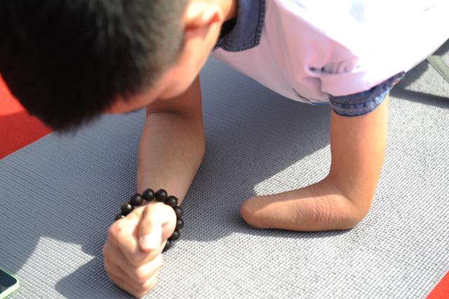 各种平板支撑的动作（平板支撑你能坚持多久）(4)