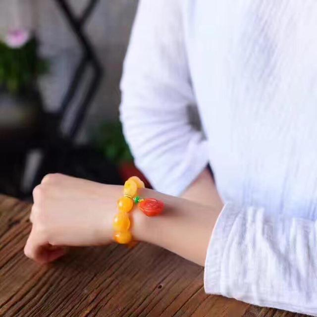 蜜蜡手串有多少种（蜜蜡手串凭什么被众多女性青睐）(3)