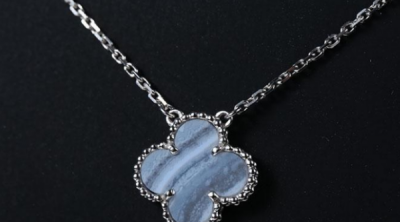 ​四叶草项链是什么牌子,四叶草项链是什么牌子