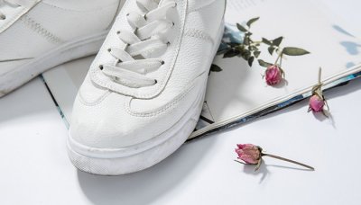 ​鞋子发黄怎么变白