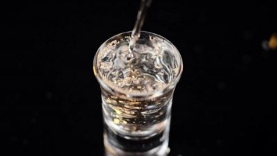 ​扳倒井锦尊42度哦6(扳倒井红尊42度价格)