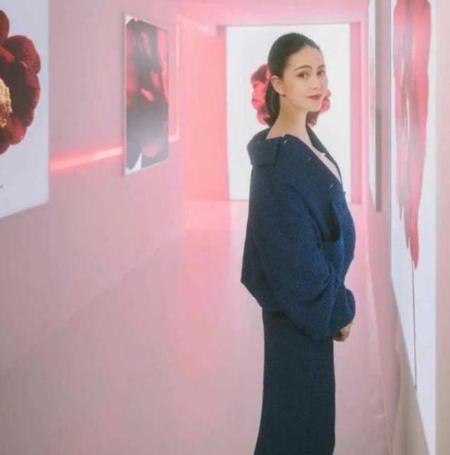 昆凌26岁生活照（昆凌带6岁女儿豪宅内游泳）(5)