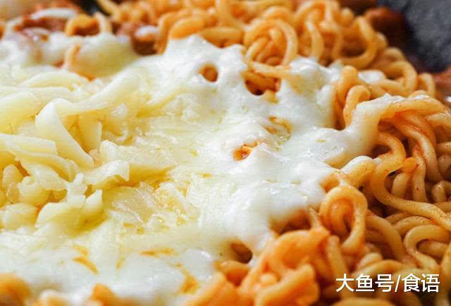 为什么“火鸡面”那么辣, 吃的人反而还那么多, 真的有那么好吃吗