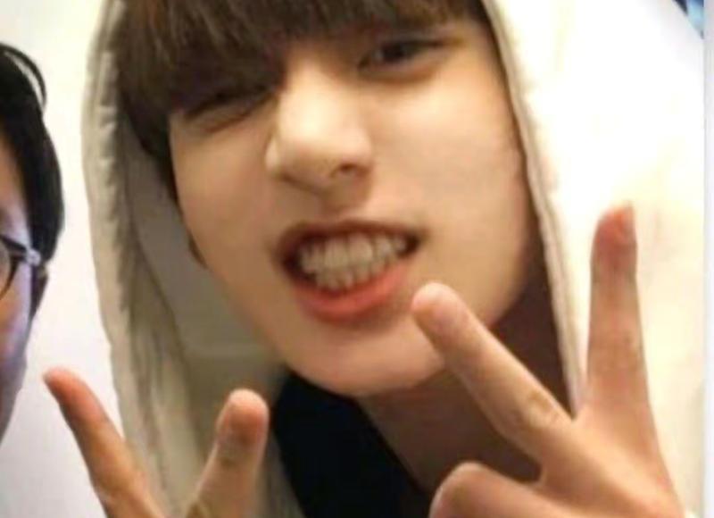 抖音上一个采访男的视频（我手里有一把土你要栽我手里吗?怎么回答）