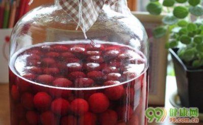 ​杨梅的功效和作用泡酒(杨梅的功效和作用吃杨梅上不上火)