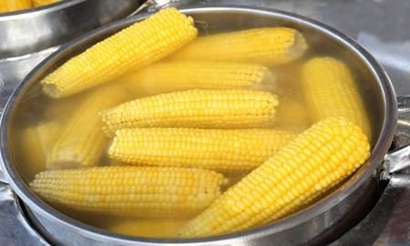 玉米煮多久会熟,玉米多久能够煮熟图2
