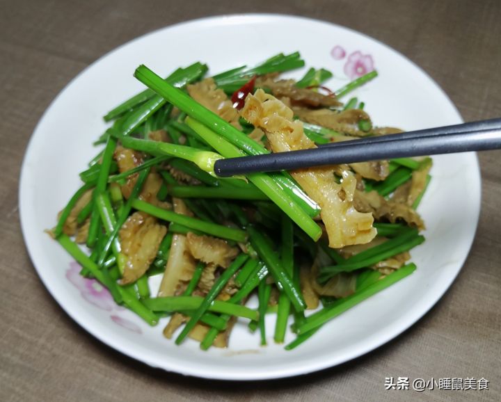 肚丝怎么炒好吃（教你超简单爆炒牛肚丝的家常做法）