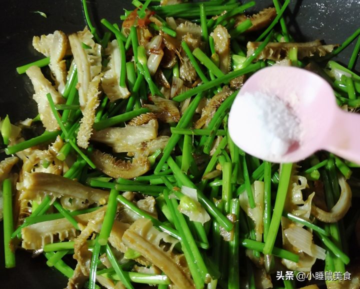 肚丝怎么炒好吃（教你超简单爆炒牛肚丝的家常做法）