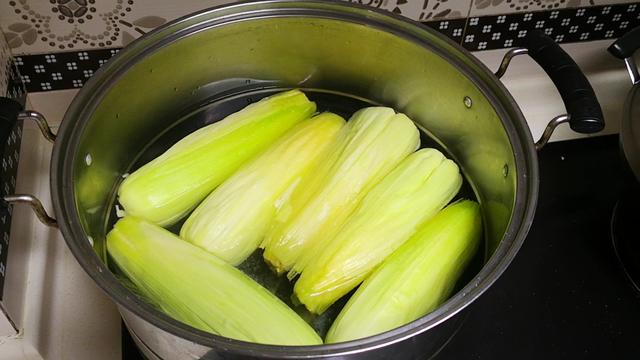 如何煮玉米才能又糯又香（煮玉米要牢记5要点）(6)