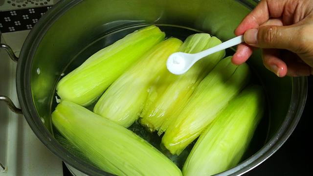 如何煮玉米才能又糯又香（煮玉米要牢记5要点）(7)