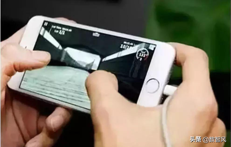 手机无线充电怎么使用（无线充电的优缺点介绍）