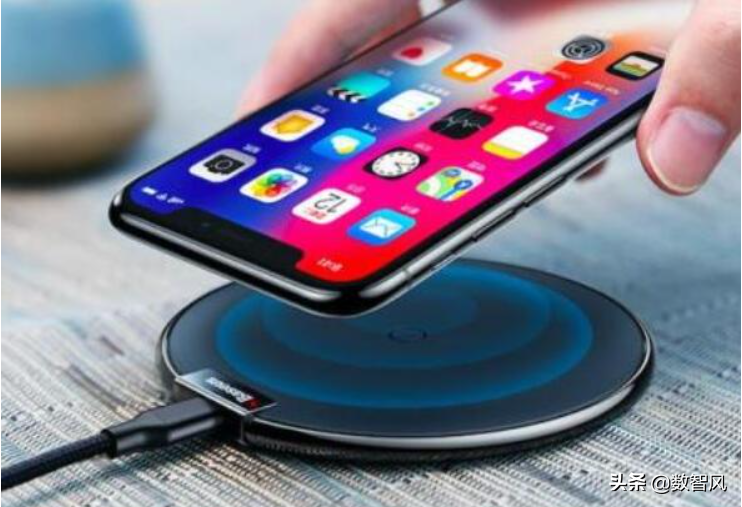 手机无线充电怎么使用（无线充电的优缺点介绍）