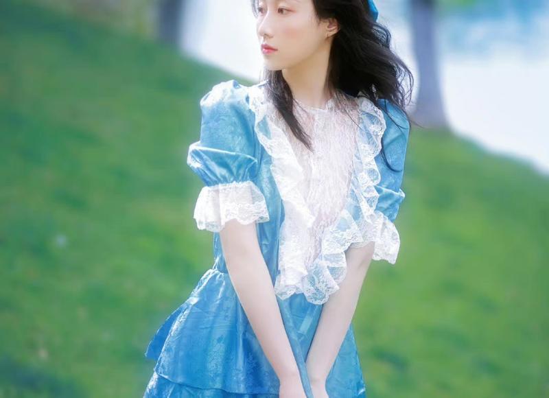 女生问你觉得我怎么样是什么意思？怎么回？