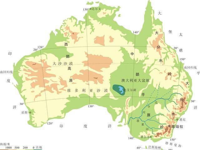 澳大利亚东部是贯穿南北的什么中部是地势低平的什么西部是地势较低矮的什么