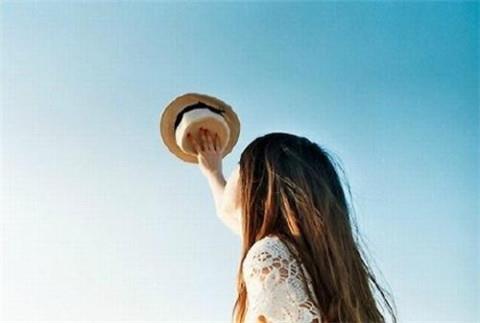 外遇的女人有哪些表现特征？这三个表现很可能有外遇了