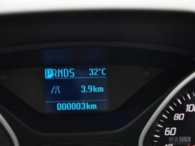 ​福克斯三厢油耗多少(福克斯三厢油耗高莫)