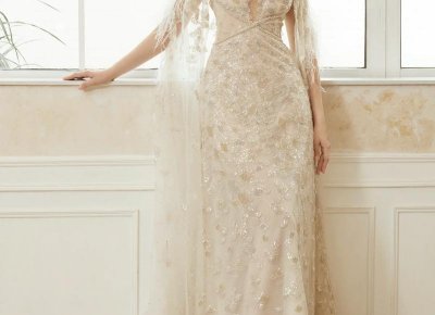 ​刘亦菲杨颖，Angelababy和刘亦菲手挽手下台