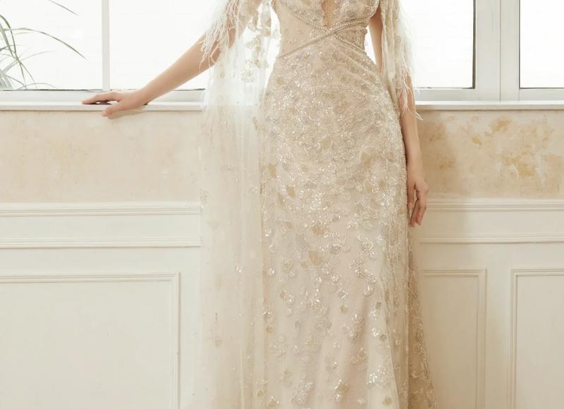 刘亦菲杨颖，Angelababy和刘亦菲手挽手下台