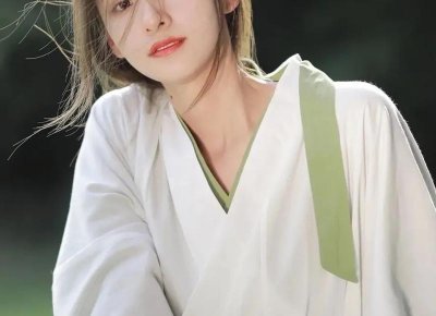 ​熊黛林性感照片大全（40岁熊黛林晒性感美照）