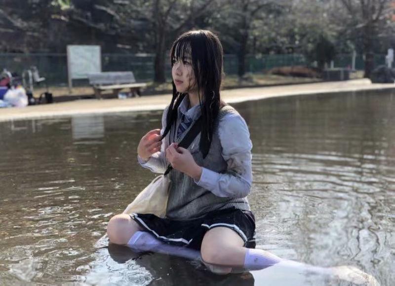 李小璐和贾乃亮谁大