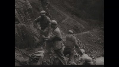 ​修建川藏公路牺牲了多少人？