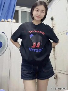 ​医院更衣室拍摄的视频疯传，四川女护士走红，气质清纯颜值出众！