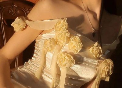 ​“冬吃萝卜夏吃姜，盐老太婆一吃就吃一箩筐。”七旬老人也能秀恩爱